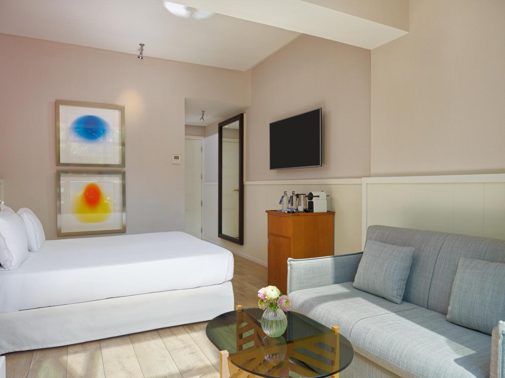 H10 Cubik 4* Sup Hotel